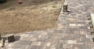 Профессиональная укладка тротуарной плитки на клей в Сосновом Боре в октябре