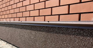 Облицовка цоколя керамогранитом в Сосновом Боре в октябре